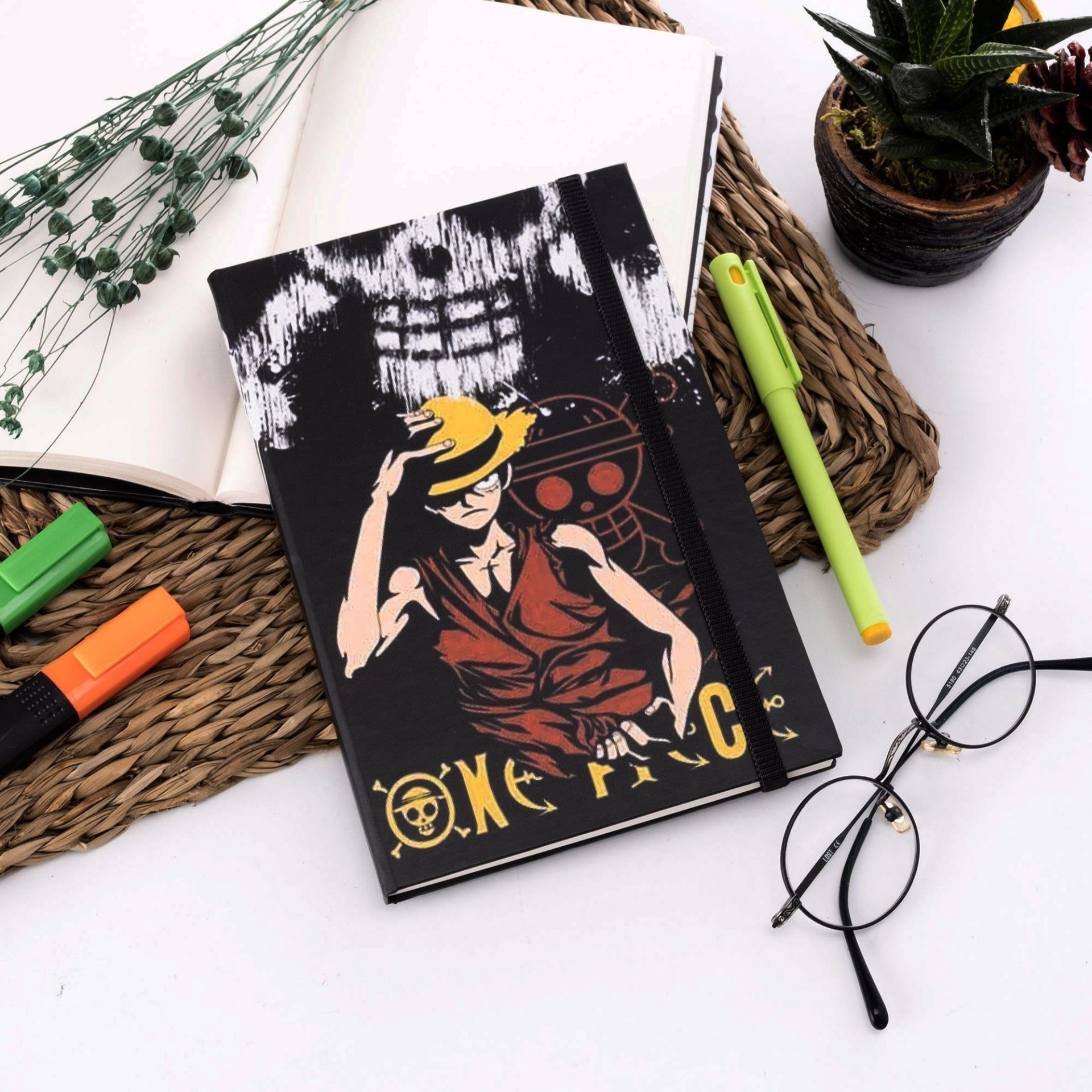 One Piece Tasarımlı Lastikli Defter