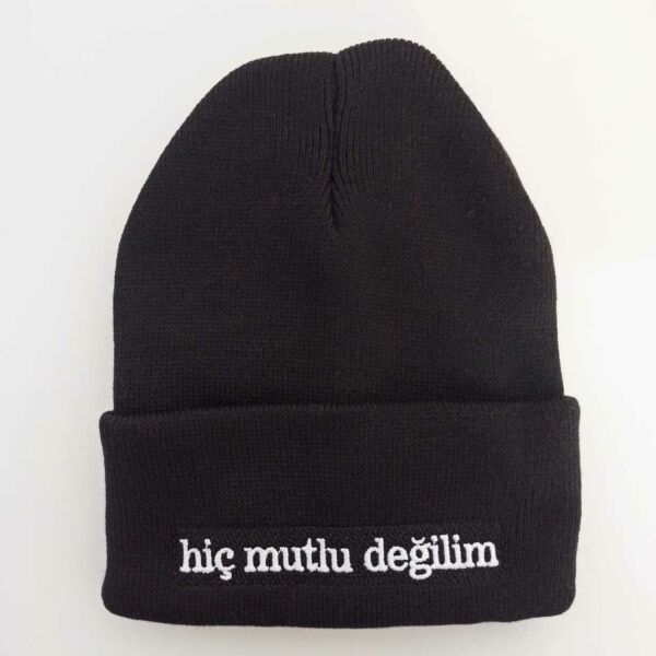 Hiç Mutlu Değilim Bere