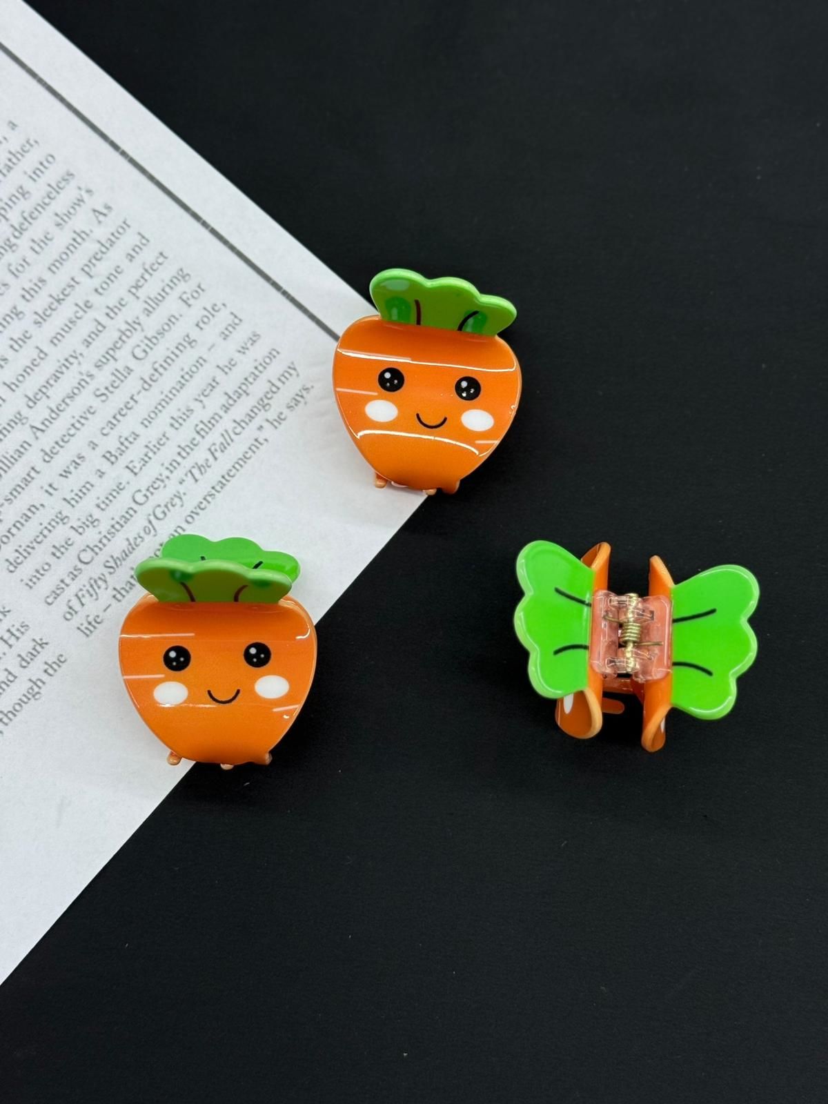 Sevimli Havuç Desenli Kemik Mandal Toka