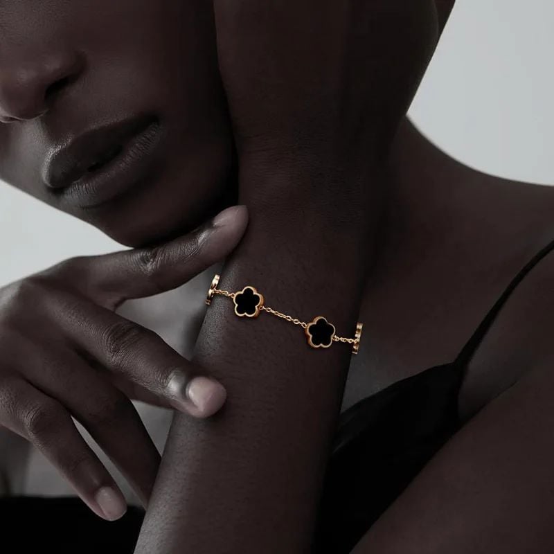 Yonca Modeli Çelik Bileklik