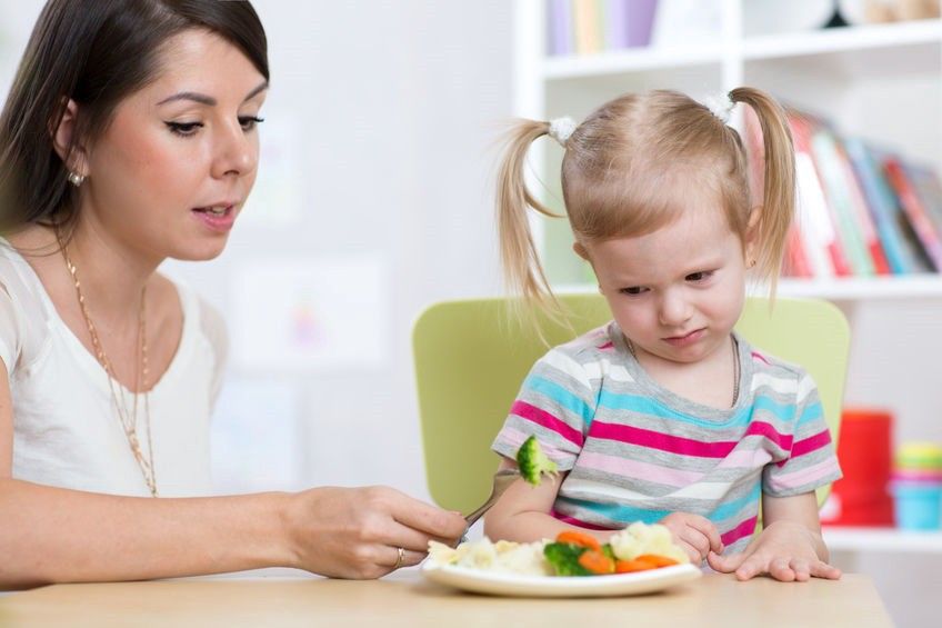 Çocuğunuza nasıl yemek yedirmelisiniz ?