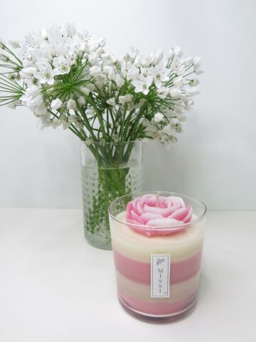 Pembe Çizgili White Rose Kokulu Vegan Mum