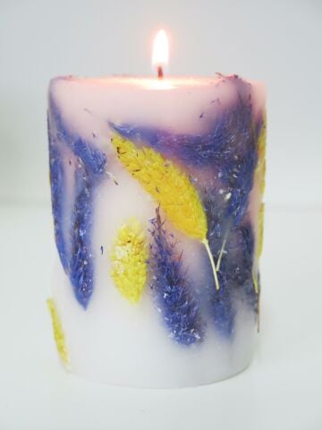 MİSSİ EL YAPIMI DOĞAL BİTKİLİ MOR-SARI MUM (9X7 CM)