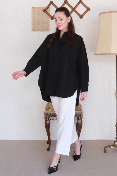 Siyah Kısa Gömlek & Beyaz Krep Boru Paça Pantolon Takım