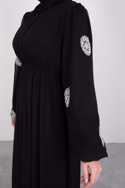 Etnik Motif İşlemeli Tesettür Elbise Siyah