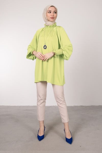 Boğaz ve Manşet Detaylı Saten Tesettür Tunik Neon Yeşil