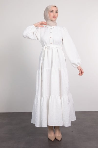 Çiçekli Dokulu Taşlı Düğmeli Tesettür Elbise Beyaz