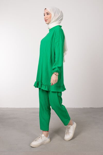 Tuniğin Altı Fırfırlı Pantolonlu Tesettür Takım Çim Yeşili