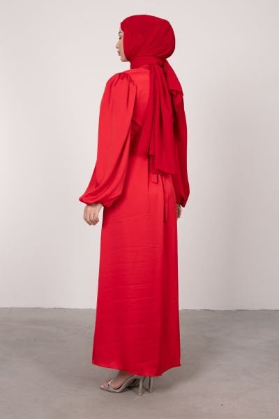 فستان سهرة واسع بأكمام بالون من الساتان للحجاب باللون الأحمر