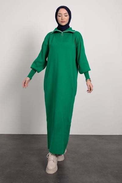 Asimetrik Yaka Fermuarlı Tesettür Triko Elbise Çim Yeşili