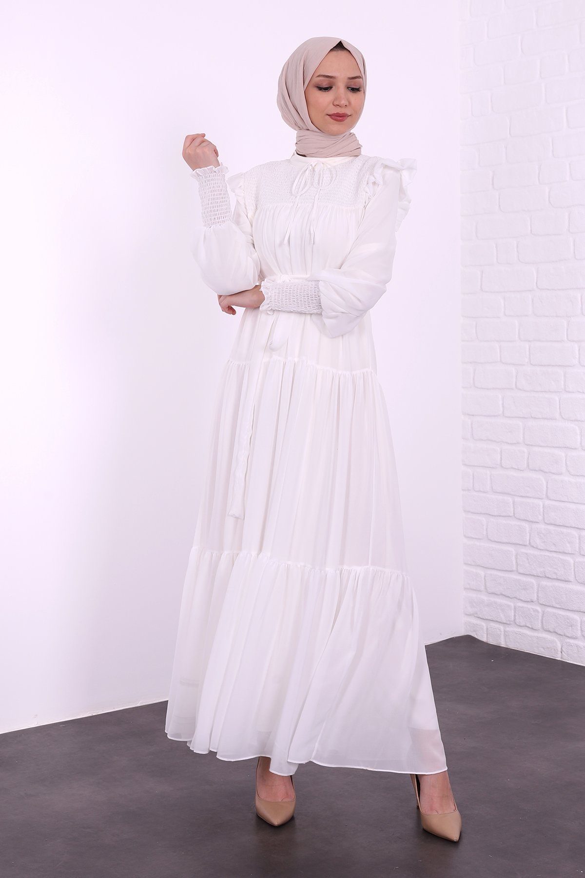 Yakası Bağcıklı Manşet Lastikli Elbise Beyaz