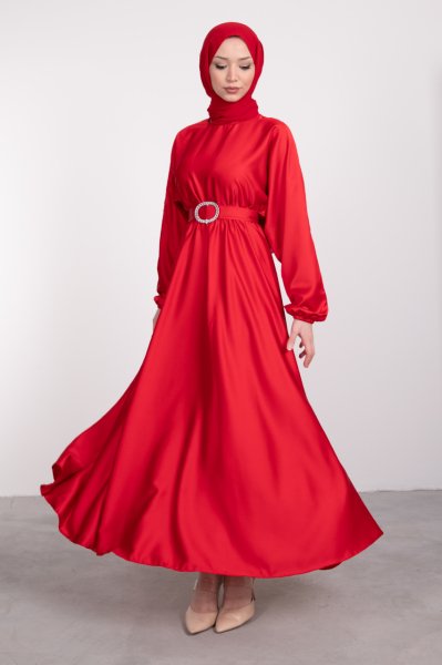 Kloş Kesim Kemer Detaylı Saten Tesettür Elbise Kırmızı