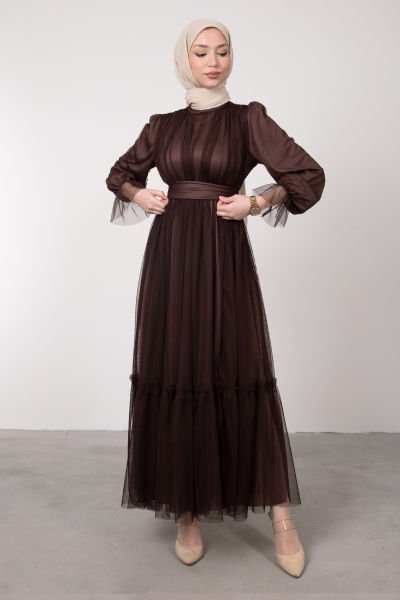 Boydan Tül Kat Fırfırlı Tesettür Elbise Kahverengi
