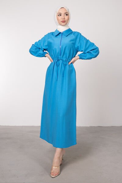 Ön Yarı Fermuarlı Ayarlanabilir Bel Bağcıklı Tesettür Elbise Mavi