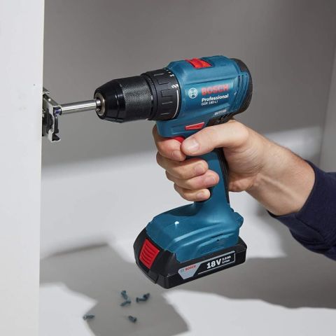 Bosch Professional GSR 185-Li 2.0 Ah + 3.0 Ah Çift Akülü Vidalama Makinesi Ve Ph2/25 Bits Uç