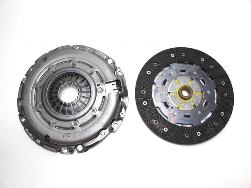 DEBRİYAJ SETİ (BASKI+DİSK) DOBLO-LINEA-GRANDE PUNTO-PUNTO EVO 1.6 D MTJ 2010=> (240mm) (940A3.000)