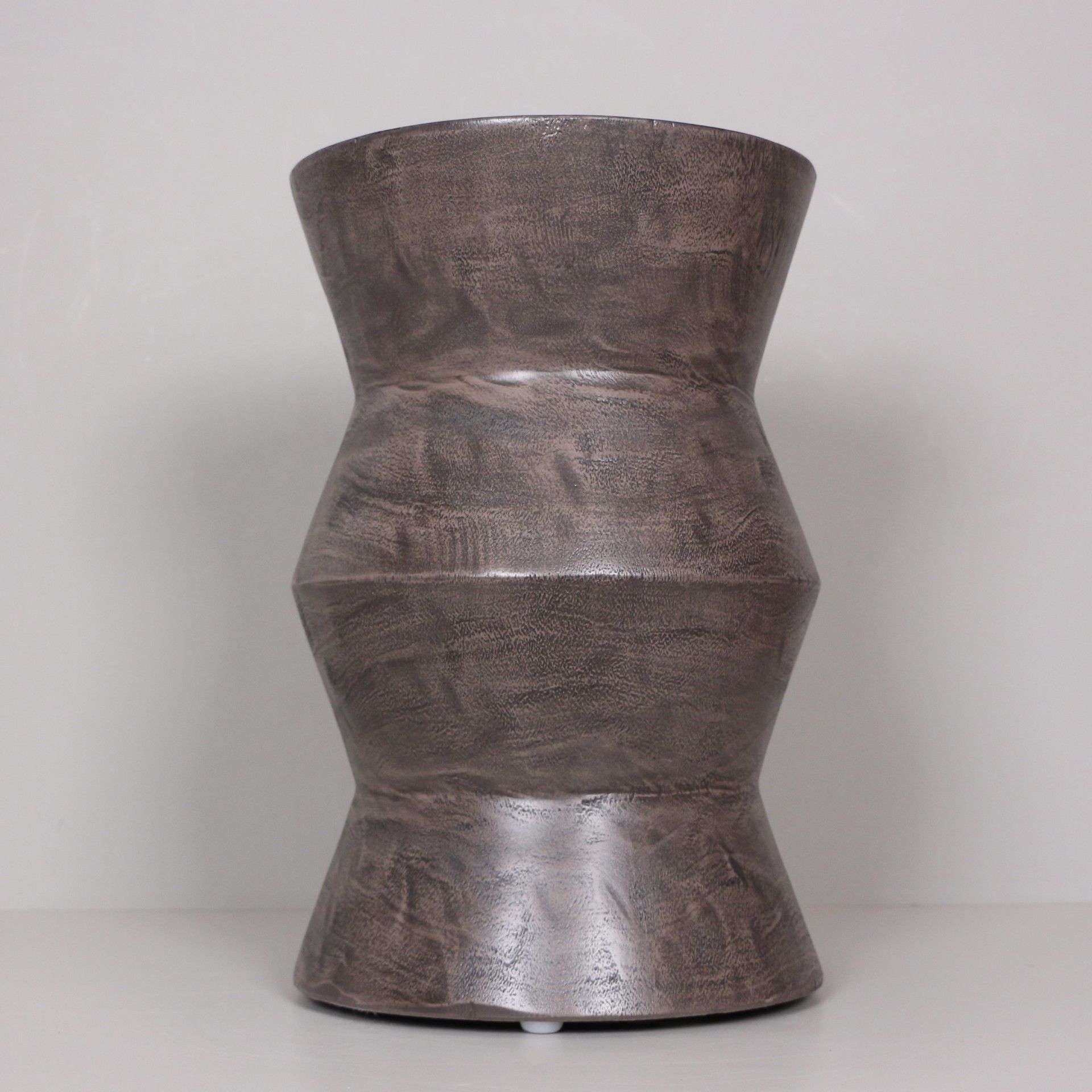 BRUNO VİNTAGE TOPRAK RENGİ MUNGUR SEHPA 30X45 cm