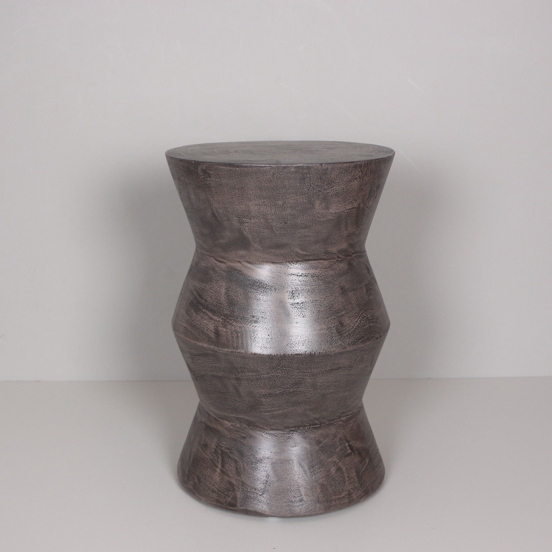 BRUNO VİNTAGE TOPRAK RENGİ MUNGUR SEHPA 30X45 cm