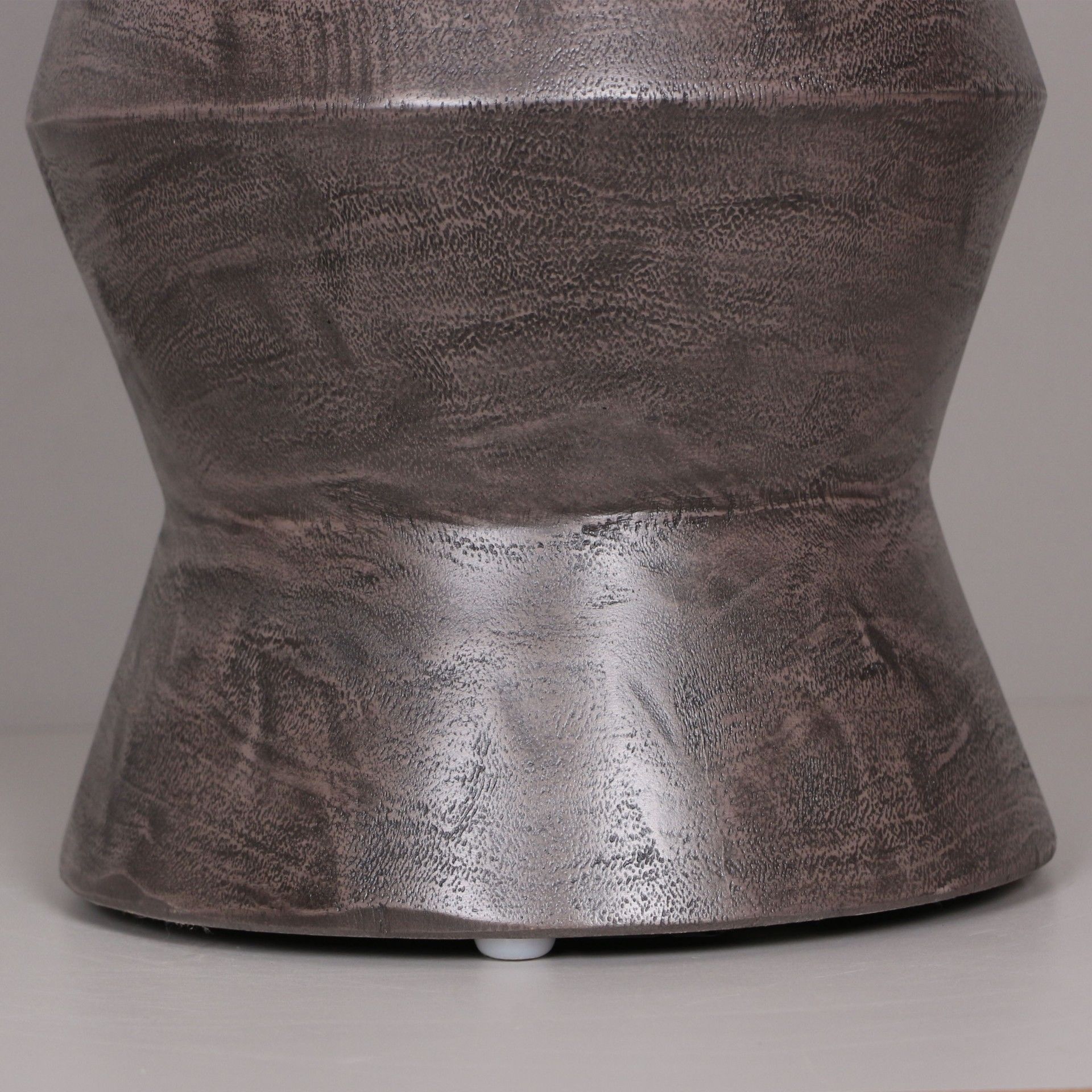 BRUNO VİNTAGE TOPRAK RENGİ MUNGUR SEHPA 30X45 cm