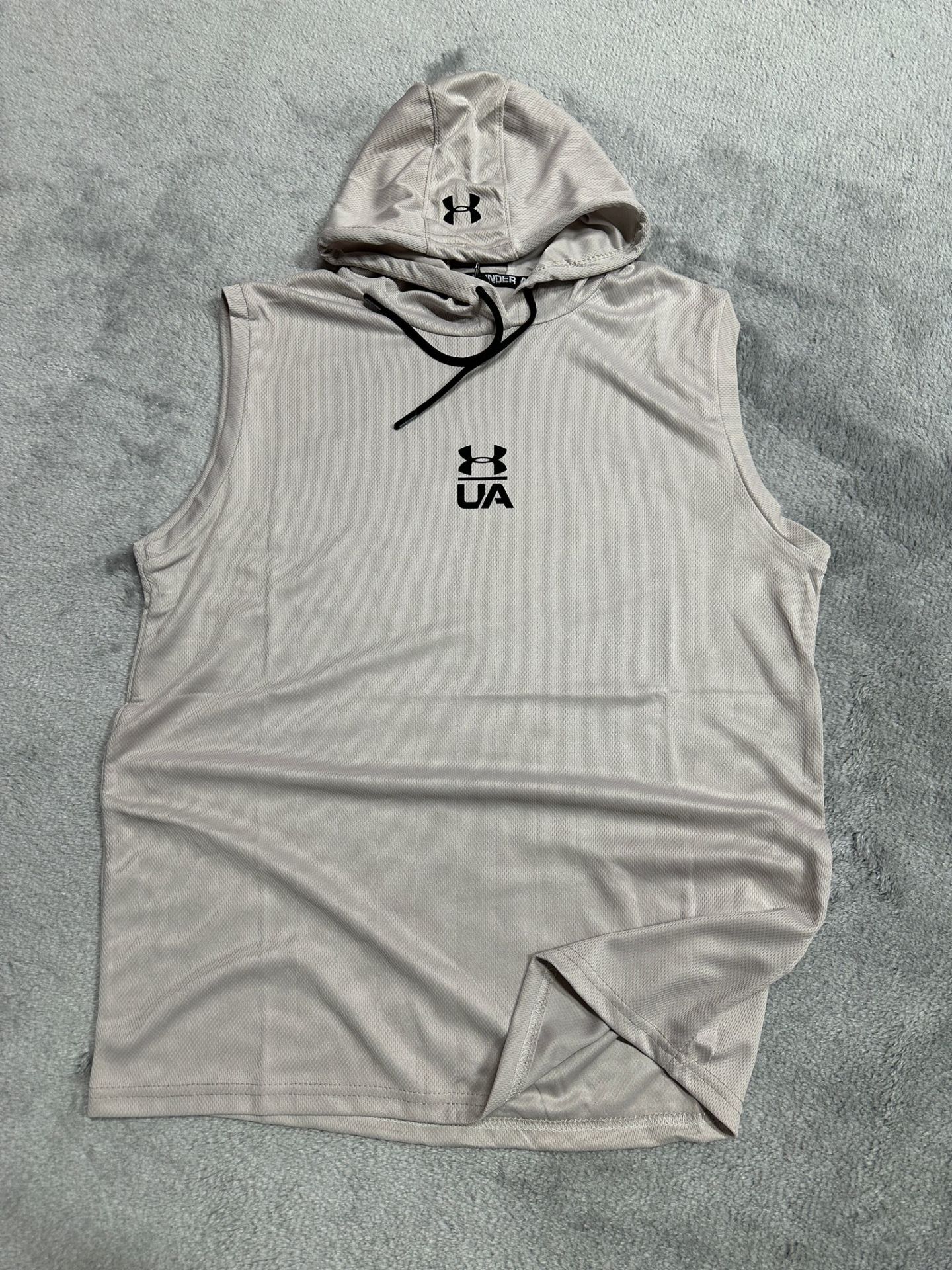 Under Armour hoodie (bej)