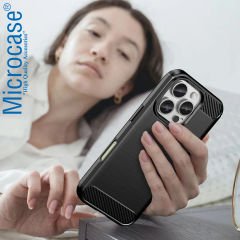 Microcase Iphone 16 Pro ile Uyumlu Brushed Carbon Fiber Silikon Kılıf - Siyah AL3332