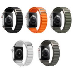Microcase Apple Watch 42 mm / 44 mm / 45 mm / 49 mm için Kancalı Hasır Kumaş Kordon Kayış - KY71-2