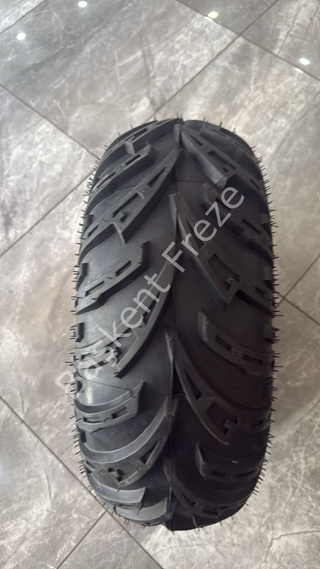 22X10-10 LASTİK VE JANT YÖNLÜ DESEN
