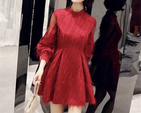 Kolları Tül Detaylı Kırmızı Kırçıllı Mini Elbise