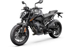 890 DUKE L