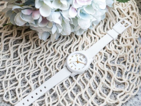 Q&Q VS13J008Y Beyaz-Gold Çocuk Kol Saati