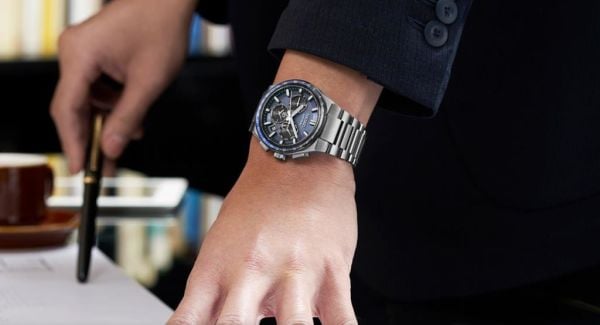 Seiko Astron GPS Solar SSH109J Erkek Kol Saati