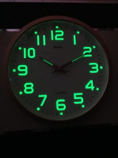 Regal F24/8303SWZF 3D Rakamlı Fosforlu Ofis Oda Sessiz Duvar Saati