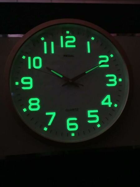 Regal F24/8303SWZF 3D Rakamlı Fosforlu Ofis Oda Sessiz Duvar Saati