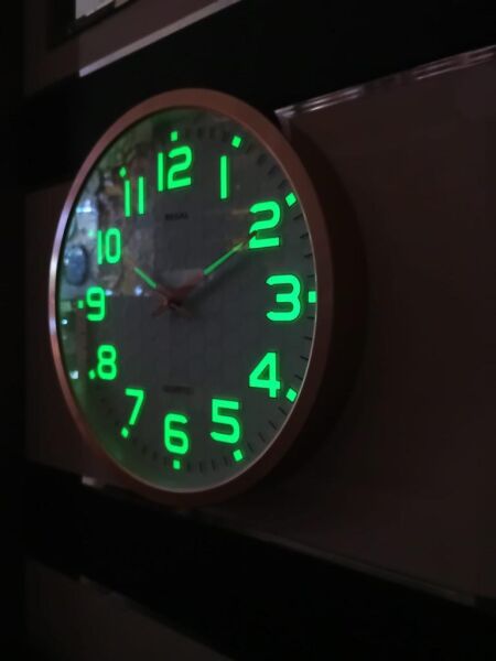 Regal F24/8303SWZF 3D Rakamlı Fosforlu Ofis Oda Sessiz Duvar Saati