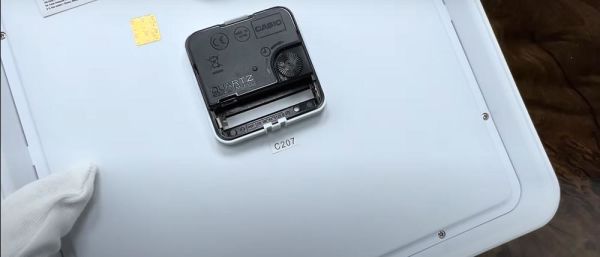 Casio IQ-06-7DF Duvar Saati