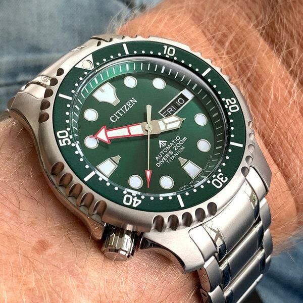 Citizen NY0100-50XE Erkek Kol Saati