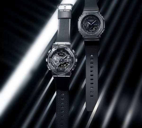 Casio GM-2100BB-1ADR Metal Çerçeve Kol Saati