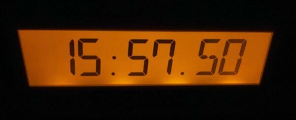 Seiko QHL083Y Alarmlı Kronometreli Geri Sayım Sayaçlı Dijital Masa ve Duvar Saati