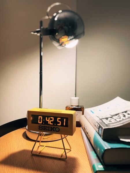 Seiko QHL083Y Alarmlı Kronometreli Geri Sayım Sayaçlı Dijital Masa ve Duvar Saati