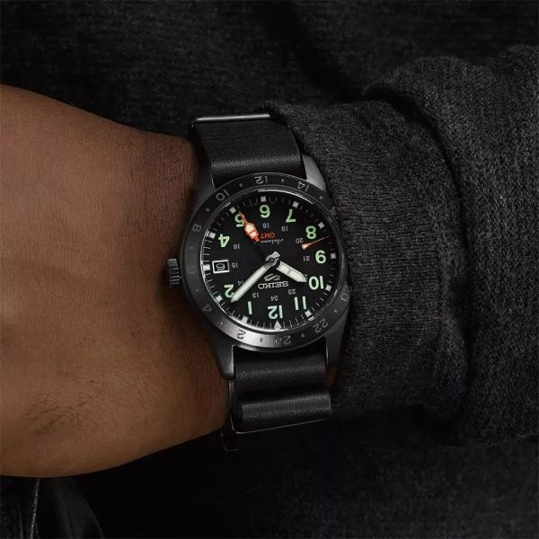 Seiko5 Sports Field GMT SSK025K Otomatik Erkek Kol Saati