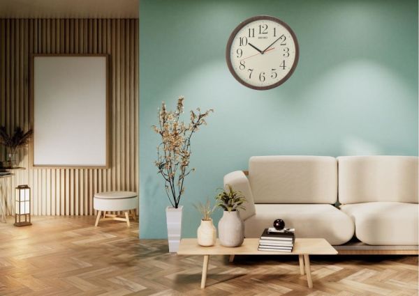 Seiko QXA737B Sessiz Saniye İbreli Ahşap Dokulu Beyaz Kadranlı Dekoratif Duvar Saati