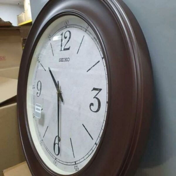 Seiko QXA773B Ahşap Renkli Plastik Salon Ofis Duvar Saati