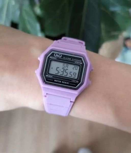 Q&Q M173J015Y Kronometreli Alarmlı Işıklı Kadın Kol Saati