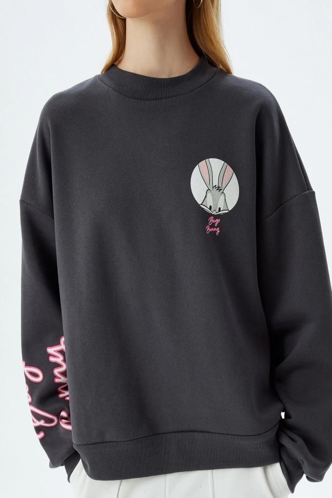 Koton Bugs Bunny Oversize Sweatshirt Bisiklet Yaka Arkası Baskılı Lisanslı