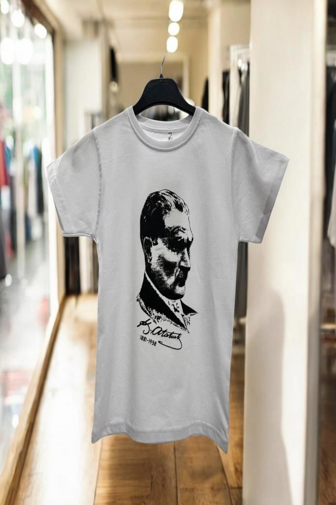 Hipatu Atatürk Baskılı Tişört Beyaz