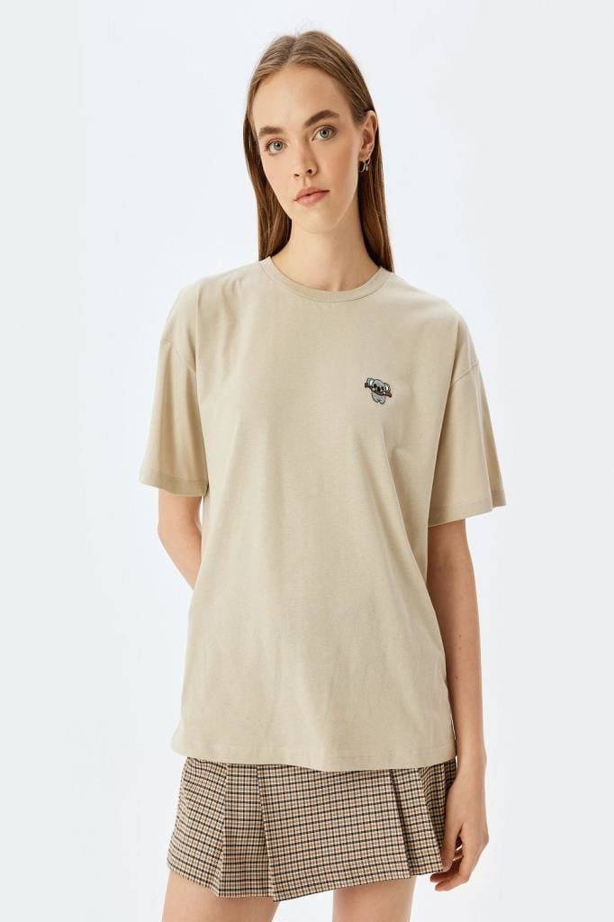 Koton Koala İşlemeli Kısa Kollu Bisiklet Yaka Oversize Tişört