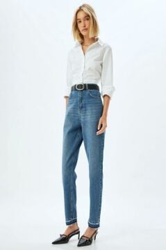 Koton Mom Fit Kot Pantolon Normal Bel Kısa Paça Düğmeli Pamuklu - Mom Fit Jeans