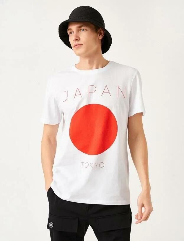 Koton Erkek Standart Fit Tokyo Baskılı Tişört