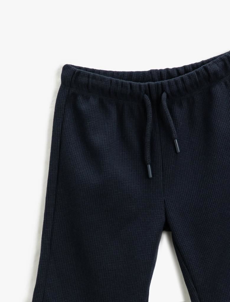 Koton Erkek Çocuk Beli Bağlamalı Basic Şort Dokulu
