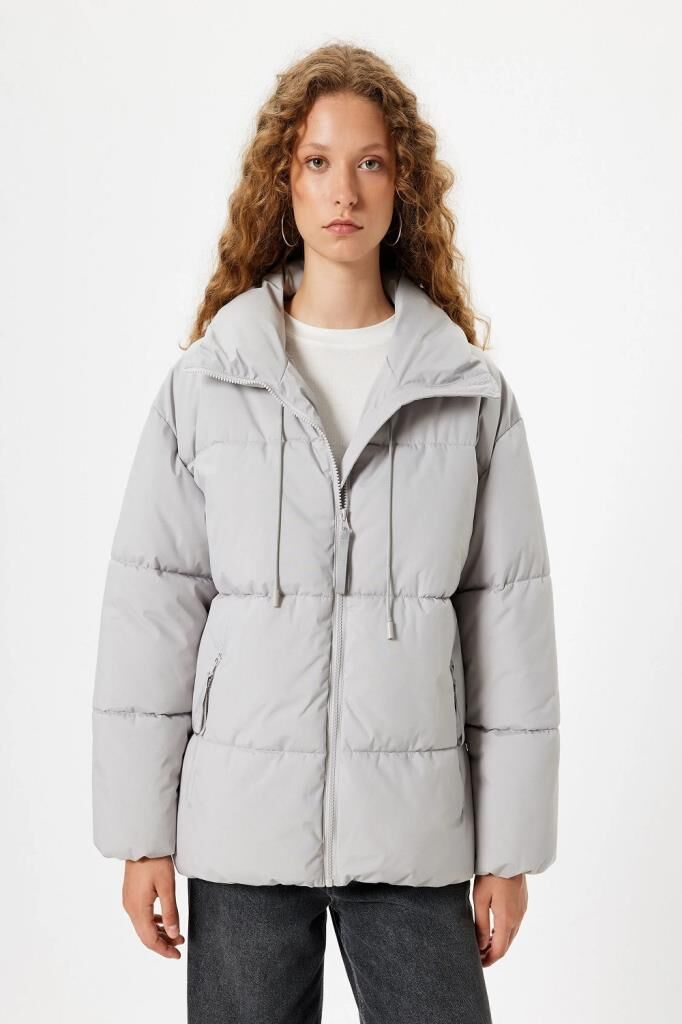 Koton Oversize Şişme Mont Dik Yaka Fermuarlı Cep Detaylı Çıtçıt Düğmeli